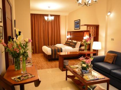 Comfort Hotel Suites - image 1
