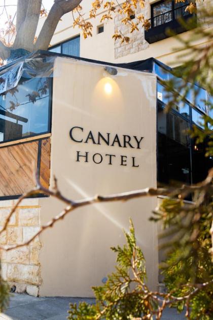 Canary Hotel Amman - image 4