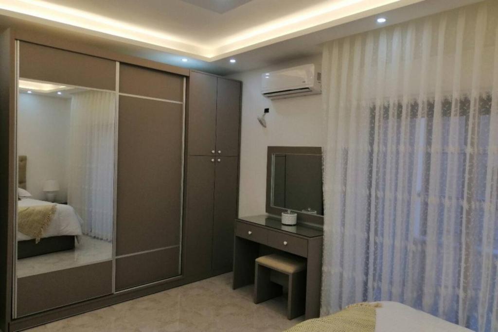 Amazing one Bedroom Apartment in Amman Elwebdah 8 - image 2