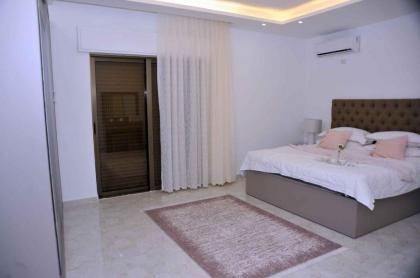 Amazing one Bedroom Apartment in Amman Elwebdah 10 - image 3