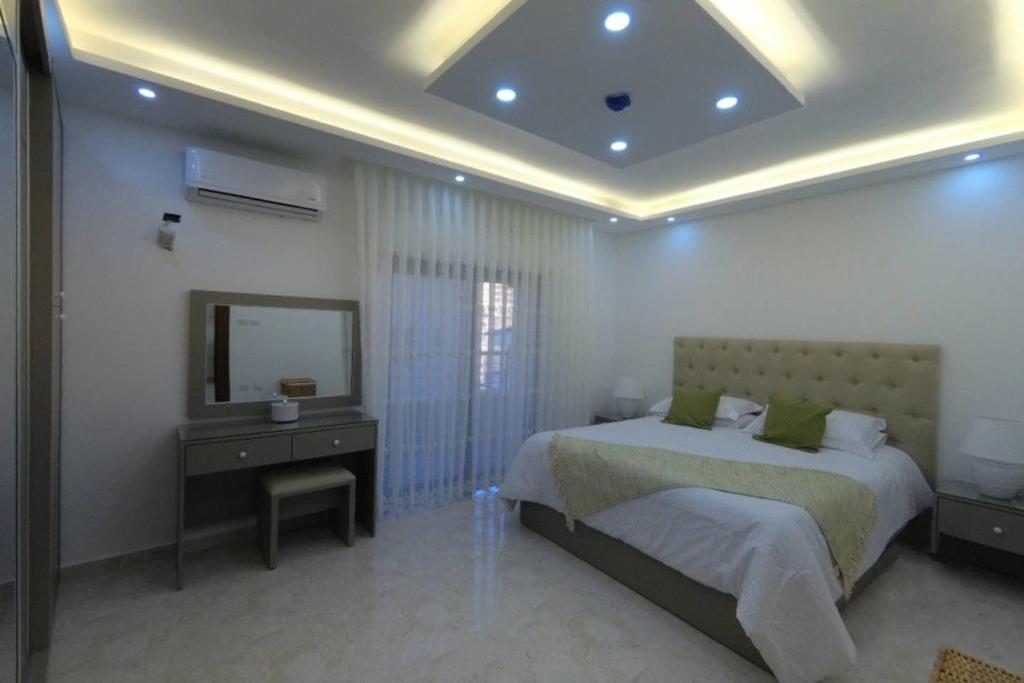 Amazing one Bedroom Apartment in Amman Elwebdah 11 - image 5
