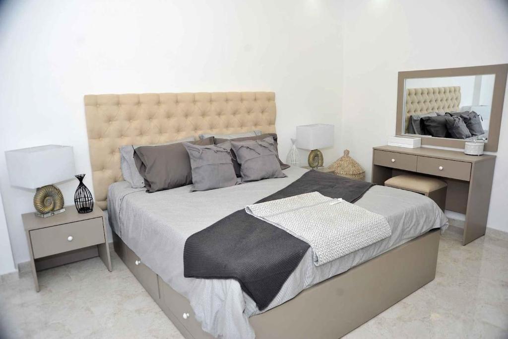 Amazing one Bedroom Apartment in Amman Elwebdah 6 - main image
