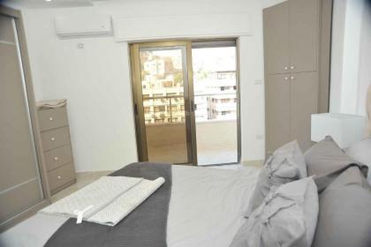 Amazing one Bedroom Apartment in Amman Elwebdah 6 - image 12