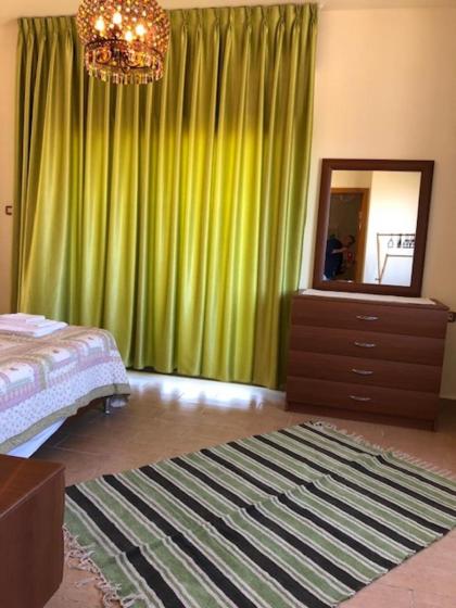 4 bedrooms house with city view balcony and wifi at Amman - image 25