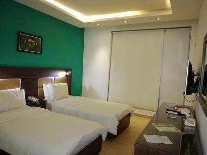 7 Days Hotel - image 23