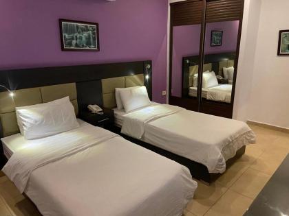 7 Days Hotel - image 28