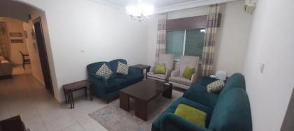 Appartamento bello e elegante in west Amman - image 24