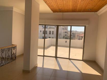 Luxurious 3 Bedroom Villa in Abdoun-Amman - image 9