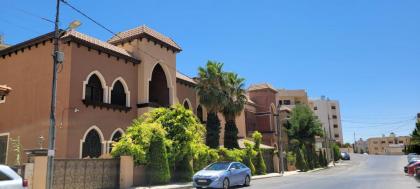 Modern apartment next to university of Jordan - image 28