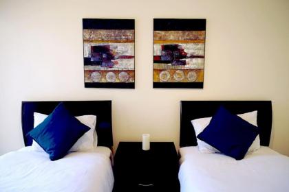 Sleek & Cozy Apartment with Pool & Patio In Abdoun - image 21