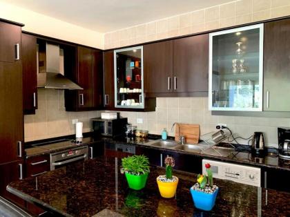Sleek & Cozy Apartment with Pool & Patio In Abdoun - image 22