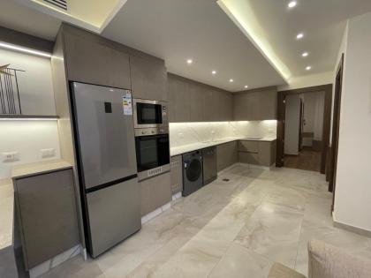 Brand New luxury 2 B Apartment - image 30