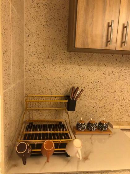 Handmade 3 rooms apartment in weibdeh area - image 24