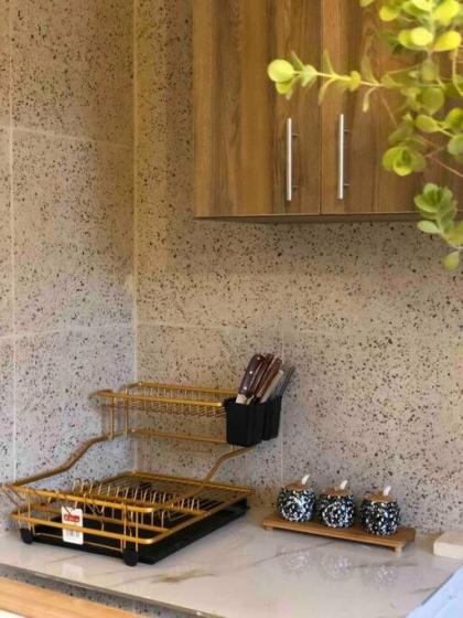 Handmade 3 rooms apartment in weibdeh area - image 27