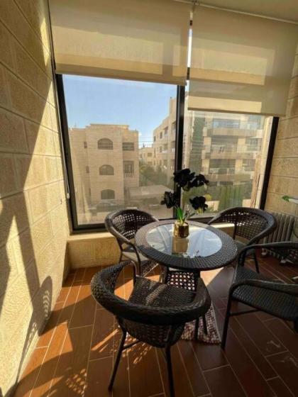 Luxury Furnished 3 Master Bedroom Apartment - image 30